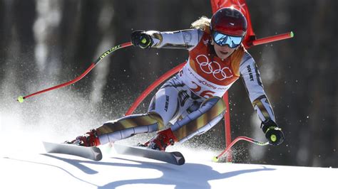 Ledecka wasn't supposed to medal. Šokujúce zlato získala na požičaných lyžiach: Takto vníma ...