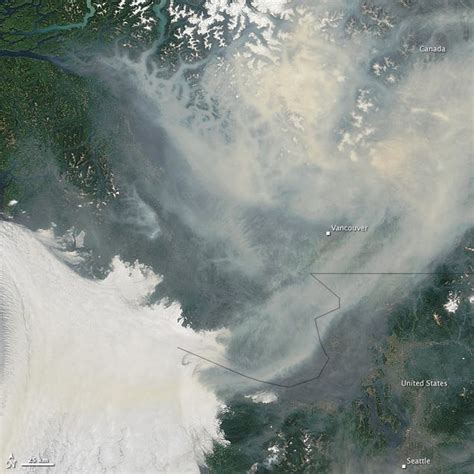 This Massive Plume Of Smoke Puts Canadas Wildfires Into Perspective