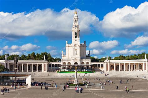 O Santuário De Fátima Também Conhecido Como Basílica De Nossa Senhora