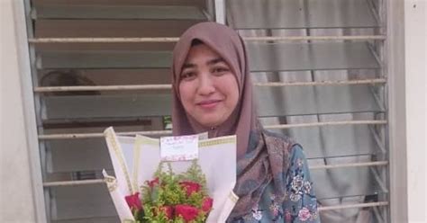 Propunem un asortiment bogat de flori, buchete, dulciuri, jucării și baloane. IdaEra Cupcakes & Cookies: Surprise Delivery Rawang,KL ...