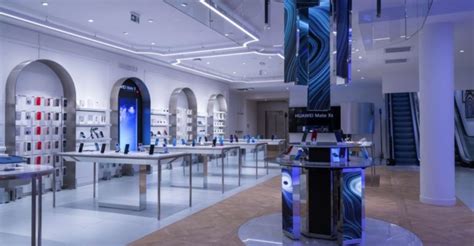 You can search, browse and purchase almost all huawei products, including phones and accessories. Huawei Opens Its First Flagship Store in France - Pandaily