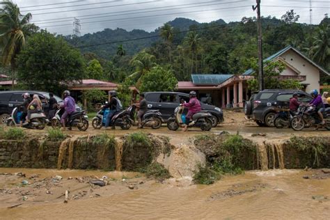 10 Dead 10 Missing After Indonesia Floods Landslide èxtra