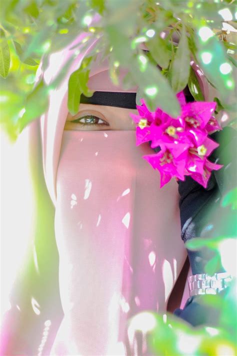Pin By Naved Amin On Niqab Black Hijabi Girl Muslim Women Fashion Hijabi Aesthetic