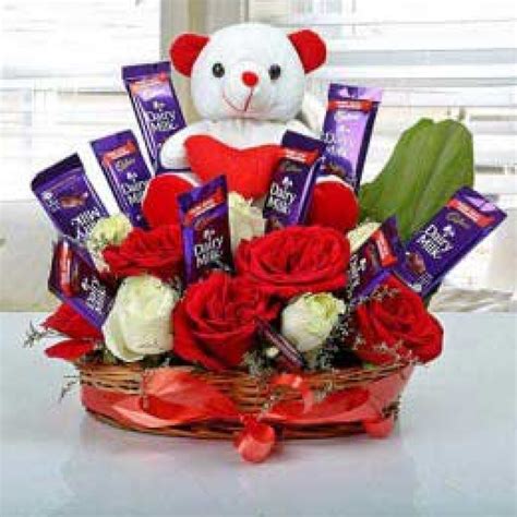 Here are the 9 best small gift ideas: Send Special Surprise Arrangement Online from BookMyFlowers