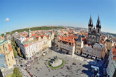Hi/low, realfeel®, precip, radar, & everything you need to be ready for the day, commute, and weekend! Hotel Weekend w Pradze - Praga, Czechy