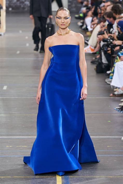 Candice Swanepoel At Off White Runway Show At Paris Fashion Week 0704