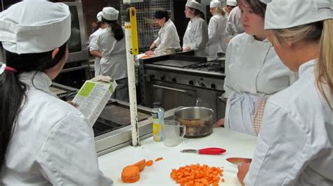High School Students Get Cooking In College Classes Thunder Bay Cbc