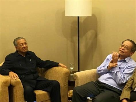 While speaking to the malaysian insight, the dap supremo, who is fondly referred to as 'uncle' by malaysians, said that while there was a possibility of political change in ge14, he never really expected pakatan harapan to win the federal government. 5 Uncanny similarities between Mahathir and Lim Kit Siang