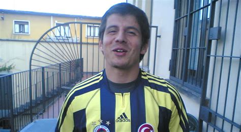 Türk milli takımı ve de fenerbahçe'de, orta saha mevkiinde forma giymektedir. Aceto Balsamico: Emre Belözoğlu