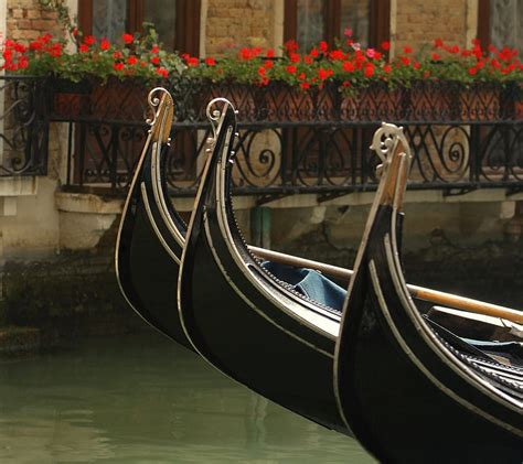 Gondolas Boat Gondola Island Love Romantic Sea Venice Hd