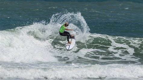 Oakura Surfer Ariana Shewry Named In New Zealand Junior Surfing Team