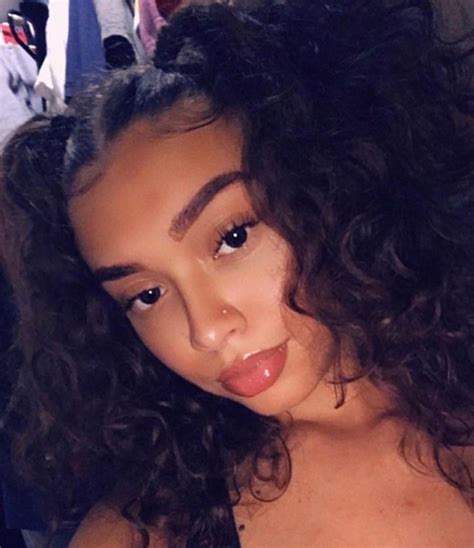 12 Unique Cute Girls With Curly Hair