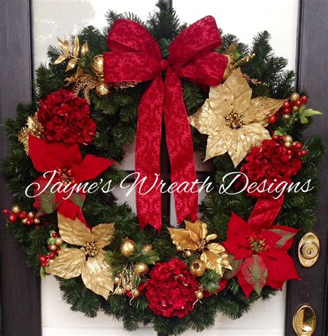 Traditional Classic Pine Christmas Wreath With Poinsettias And