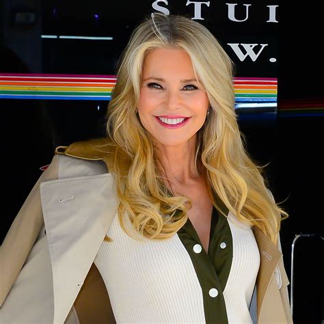 christie brinkley wows fans with seriously breathtaking beach photos hello