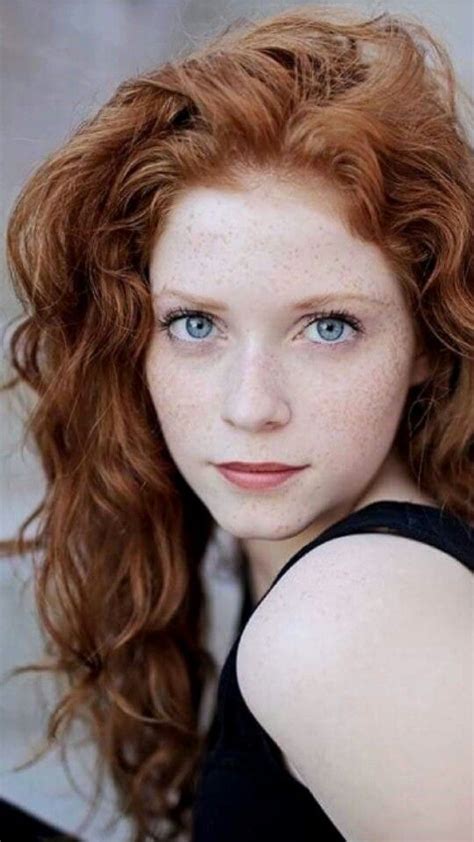 Redhead Freckles Blue Eyes Beautiful Freckles Stunning Redhead Beautiful Red Hair Beautiful
