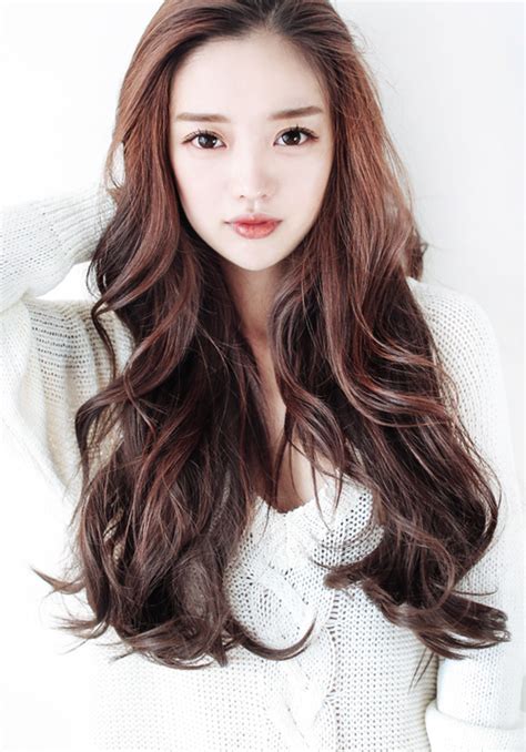 Korean Wavy Hairstyle For Girls