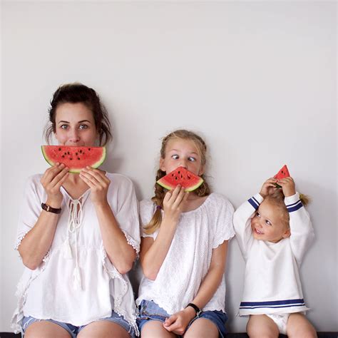Mother Of Two Takes Adorable Photos Of Herself And Her Daughters In