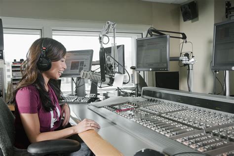Learn The Lingo Of Radio Broadcasting