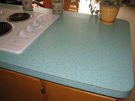 Whether your countertop is formica or laminate, here are a few different approaches on painting them. Step By Step Painting Formica Countertops Procedure to Be ...