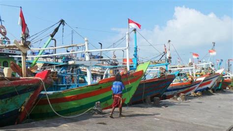 Bagi agan agan yang butuh info loker area padang,like fanspage kami yaaaa. Kepala DKP Tegaskan Nelayan Jateng Sudah Boleh Cari Ikan ...