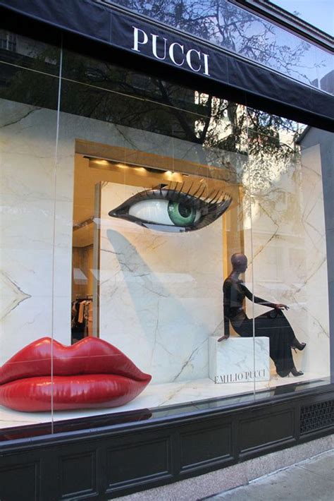Konsep Penting Boutique Window Displays Modis Fashion Terpopuler