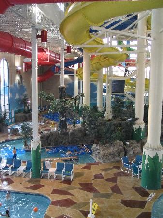 Caribbean cove indoor water park, indianapolis: Food carts in Holidome - Picture of Caribbean Cove Indoor ...