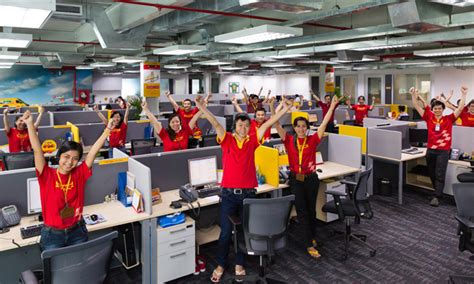 All internship opportunities offered by deutsche post dhl group are posted on the global aiesec take a look at the aiesec expa platform to find the right dhl internship opportunity for you. Photos: Natural lighting, ergonomic furniture and live ...