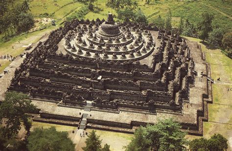 Bukti Peninggalan Seni Rupa Indonesia Pada Zaman Buddha Adalah