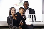 Karl Toko Ekambi ( Angers ) avec sa femme et son fils FOOTBALL : Remise ...