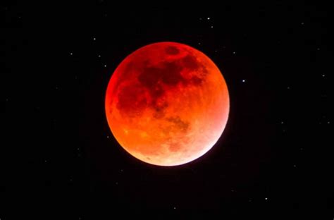 ¡sígueme en las redes sociales para estar al tanto de los directos y nuevos videos! La "luna de sangre" se podrá ver en el cielo marplatense ...