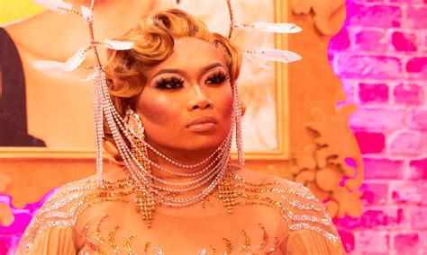 drag queen valencia prime dies after collapsing onstage