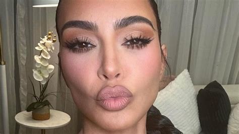 kim kardashian hits back at american horror story criticism reveals she s taking acting lessons
