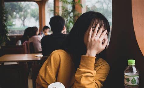 6 Problems All Shy Introverts Will Understand Introvert Dear