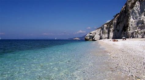 Il litorale di follonica offre alcune delle migliori spiagge sulla costa toscana. La Costa Toscana e le Sue Isole - Look Around Italy
