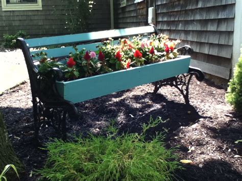 Bench Repurposed As Planter Front Yard Garden Front Lawn Lawn And