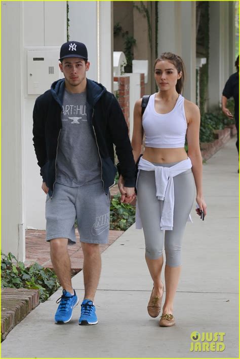 Nick Jonas Girlfriend Olivia Culpo Puts Toned Tummy On Display Photo