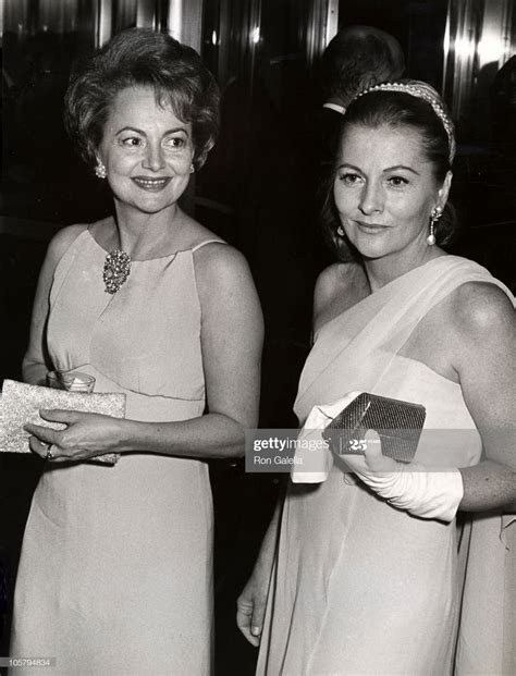 News Photo Olivia De Havilland And Babe Joan Fontaine Hollywood