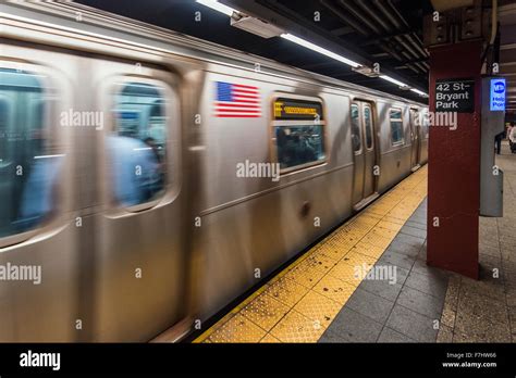 Subway Train Hi Res Stock Photography And Images Alamy