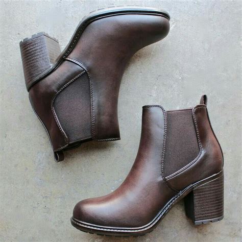 Women's blundstone chelsea boots in crazy horse brown suede new in box 6.5. Pin by vv vvv on t fashion | Dark brown chelsea boots ...