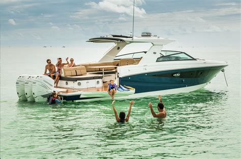 SEA RAY TO FEATURE MULTIPLE NEW MODELS AT THE 2017 FORT LAUDERDALE