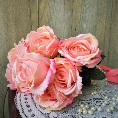 Nagyfejű rózsacsokor dekoráció szalaggal - Nobby M Art