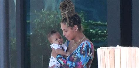 beyonce s twins rumi and sir carter seen for the first time