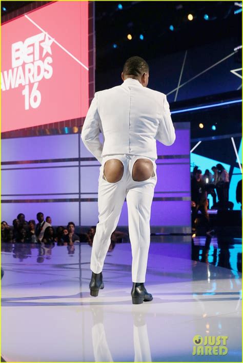 Anthony Anderson Janelle Monae Flash Butt Cheeks For Prince Tributes At Bet Awards Photo