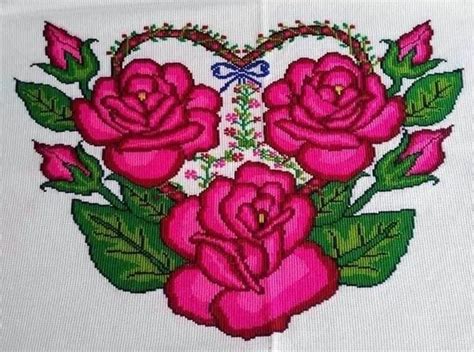 Pin De Gloria Castaneda En Rosas Colchas Bordadas En Punto De Cruz