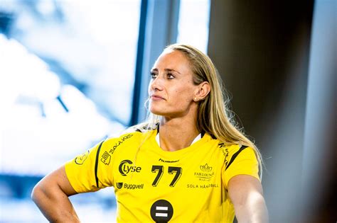 List of starting lineups , handball. Camilla Herrem / - Jeg er så sykt stolt! / Øystein dalen od@glasspaper.no tlf