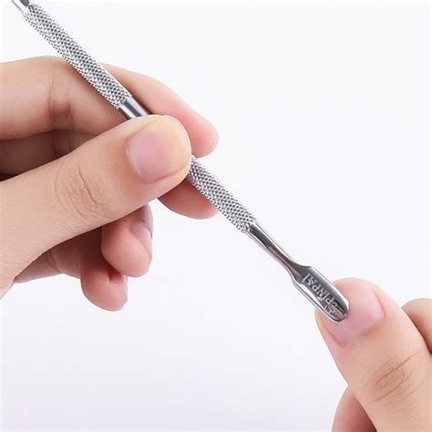 Stainless Steel Cuticle Pusher With Spoon Shaped Nail Cuticle Cleaner