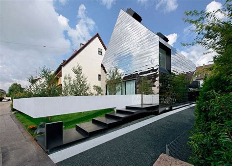 Bernd Zimmermanns Mirror Clad House Wz2 Offers Distorted Reflections House Of Mirrors