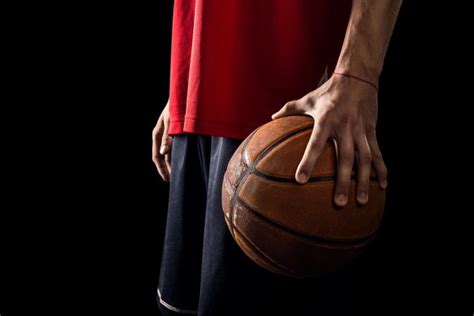How To Palm A Basketball 2021 4 Easy Tips
