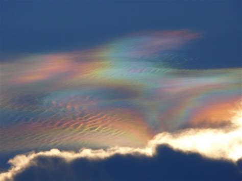 10 Photographs Of Spectacular Coloured Cloud Formations Clouds