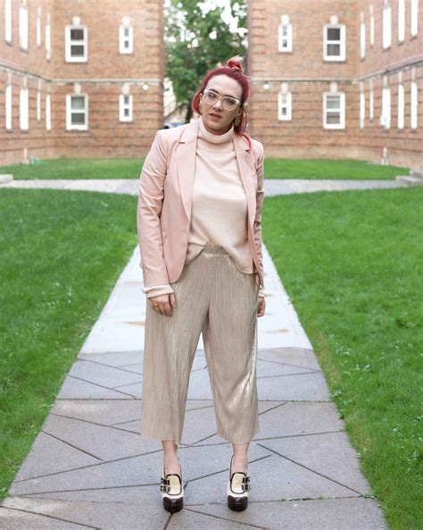 How To Wear Millennial Pink For Fall 5 Style Panel Approved Tips Millennial Pink How To Wear